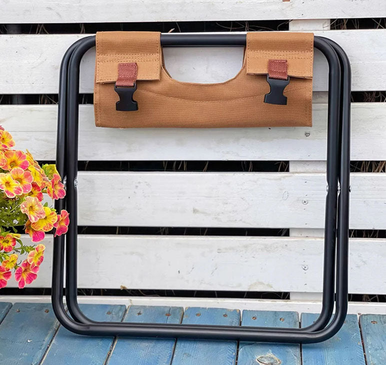 Foldable chair-backpack